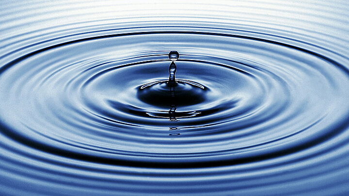 Zbliżenie na kroplę wody